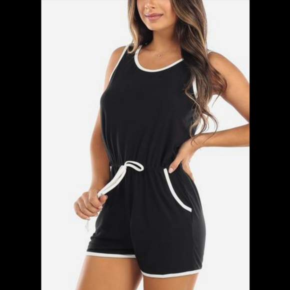 Black and White Casual Romper - Picture 3 of 3